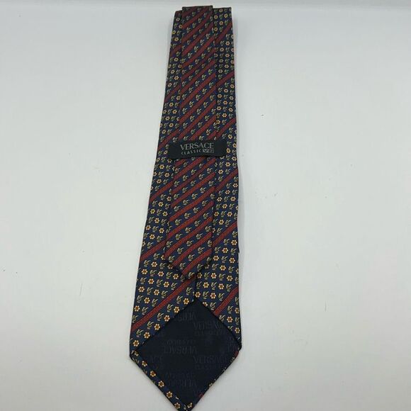 VERSACE CLASSIC V2 Navy Blue and Yellow Floral Pattern Silk Necktie - Picture 5 of 10
